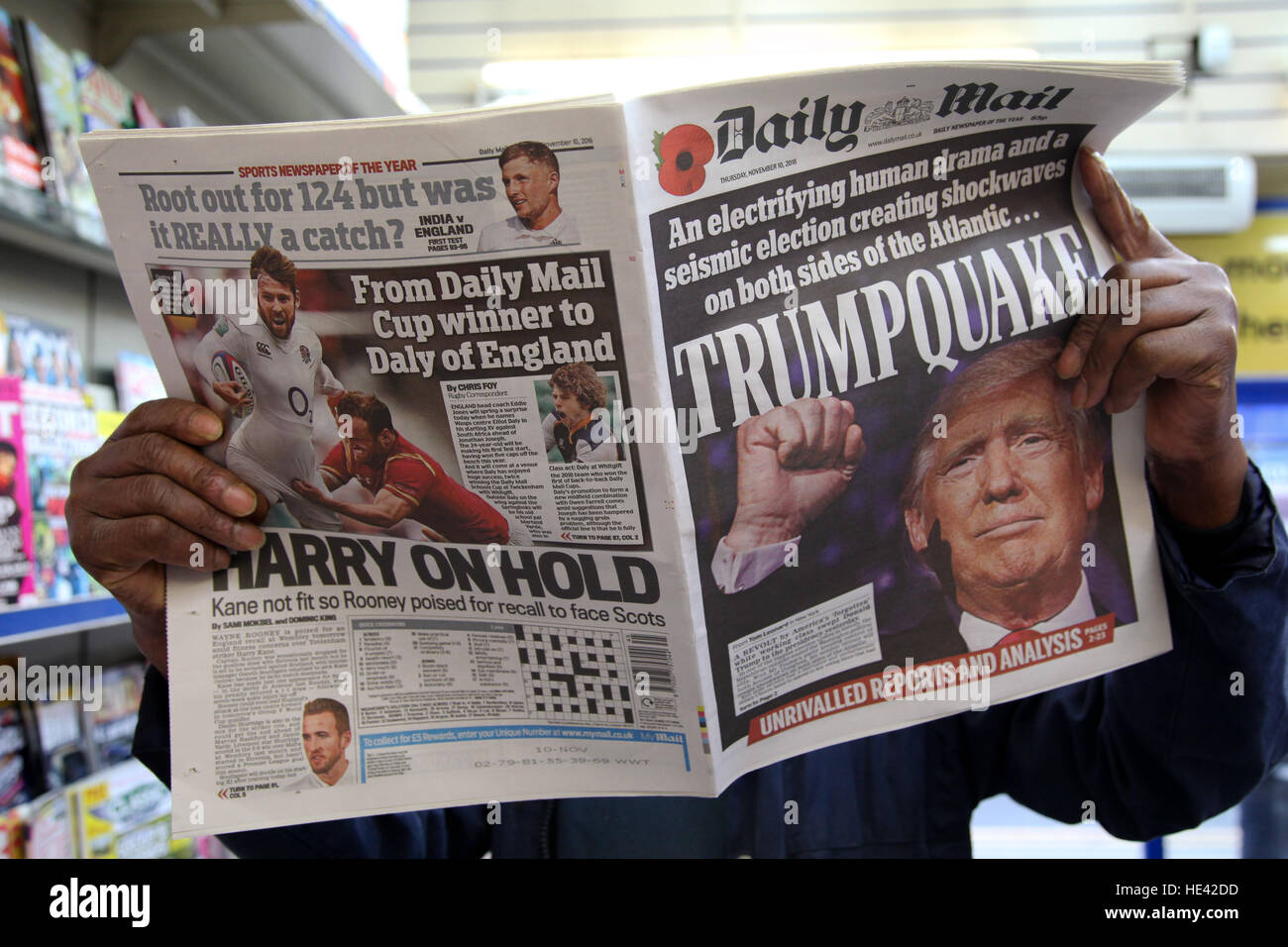 Quotidiano britannico della reazione alle elezioni presidenziali americane. Con il presidente eletto, Donald Trump, che figurano sulla copertina del Regno Unito quotidiani con: atmosfera, Donald Trump dove: Londra, Regno Unito quando: 10 Nov 2016 Foto Stock