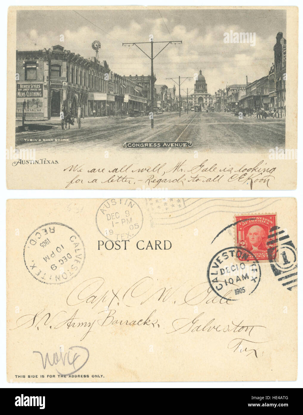 Questa fotografia storica mostra Congress Avenue ad Austin, Texas, con edifici commerciali, negozi e tram, cattura la vita passata e l'architettura della città. Foto Stock