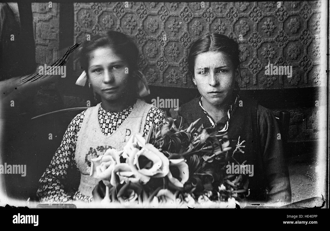 Due immagini: Ritratti, Romania storica, fotografia su lastre di vetro, Ialomita Foto Stock