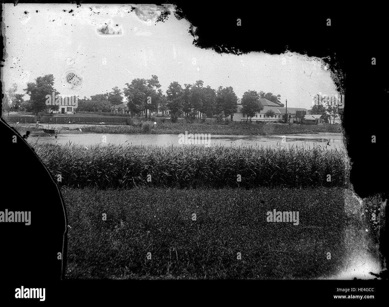 Un'immagine storica di *Lacul Amara*, un sito antico situato in Romania, catturato nel 2014. La fotografia riflette il passato di questa regione, mostrando la bellezza senza tempo e il contesto storico del lago. Foto Stock