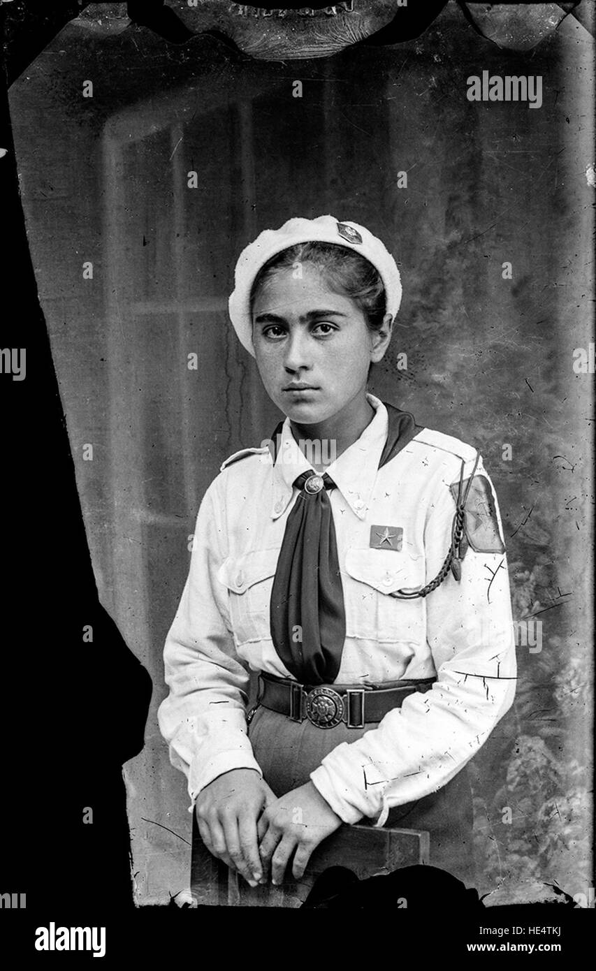 Girl in scout costume, Romania, 2014, Archivio Costică Acsinte Foto Stock