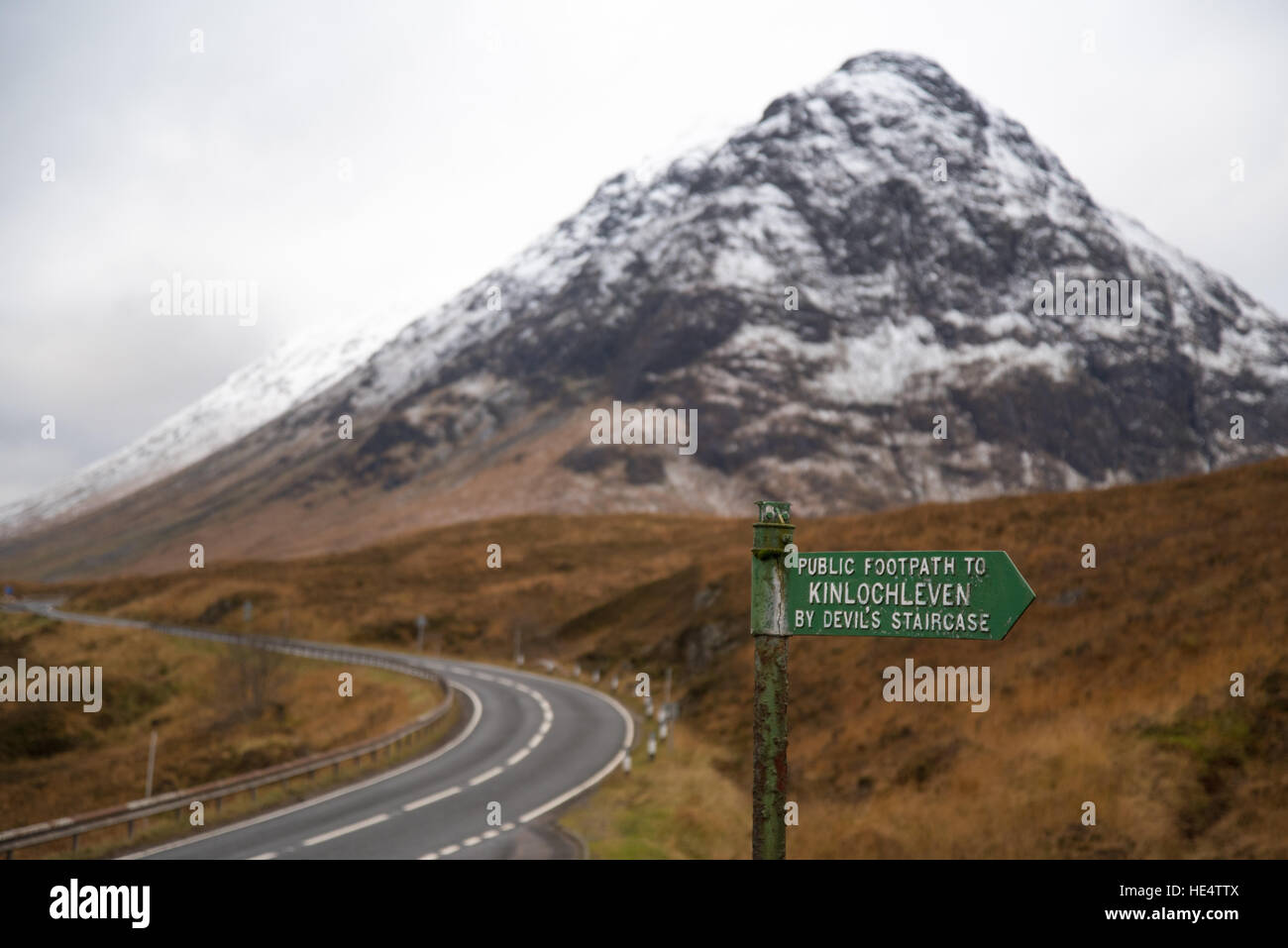 Cartello stradale per la West Highland Way a lunga distanza sentiero, Rannoch Moor, Glencoe, Scotland, Regno Unito Foto Stock