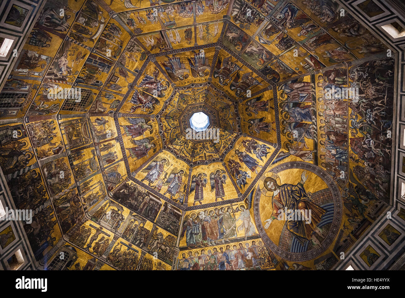 Firenze, Italia - 4 Novembre 2016: cupola del Battistero di Firenze San Giovanni in Piazza San Giovanni . Il battistero è uno dei più antichi edifici in Foto Stock