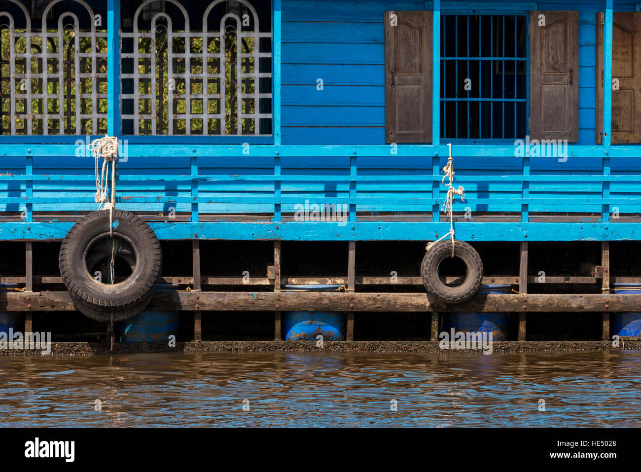 Casa galleggiante nel Tonle Sap Foto Stock