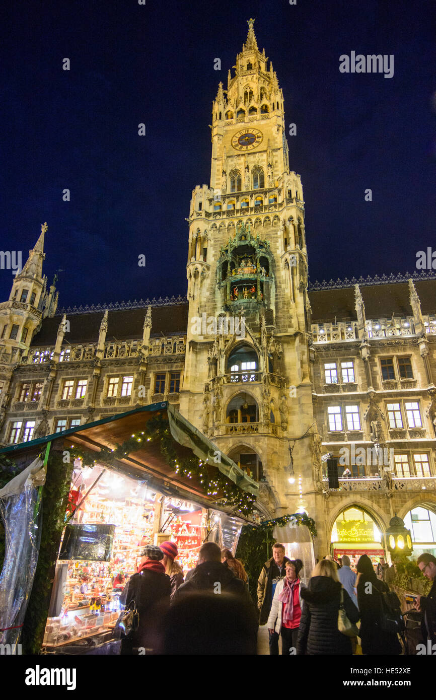 München Monaco di Baviera : Mercato di Natale "Christkindlmarkt" in piazza Marienplatz, Municipio, Alta Baviera, Baviera, Baviera, Baviera, Germania Foto Stock