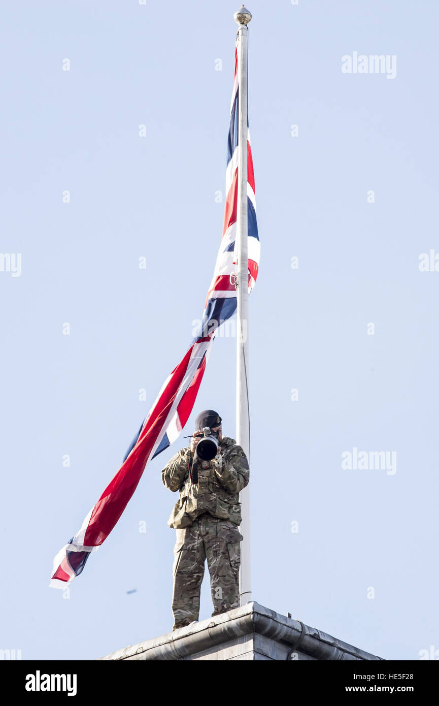 I politici e i Royals assiste un servizio presso il cenotafio per ricordo domenica per commemorare il contributo del British Commonwealth e,militare di combattenti civili e le donne nelle due guerre mondiali. Dotato di: atmosfera dove: Londra, Regno Unito Foto Stock