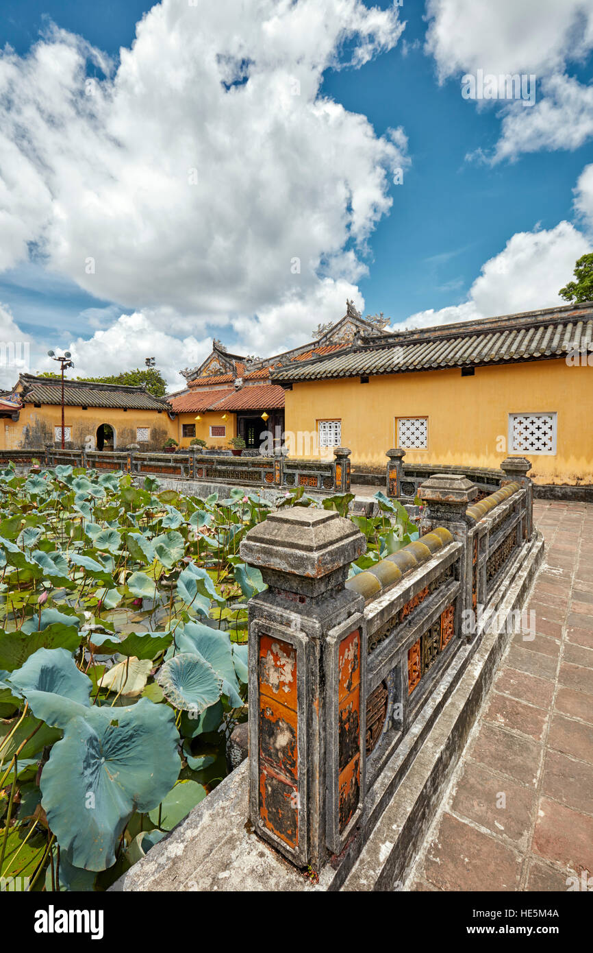 Piscina Lotus a Truong Du Pavilion. Dien Tho Residence, Città Imperiale, tonalità, Vietnam. Foto Stock