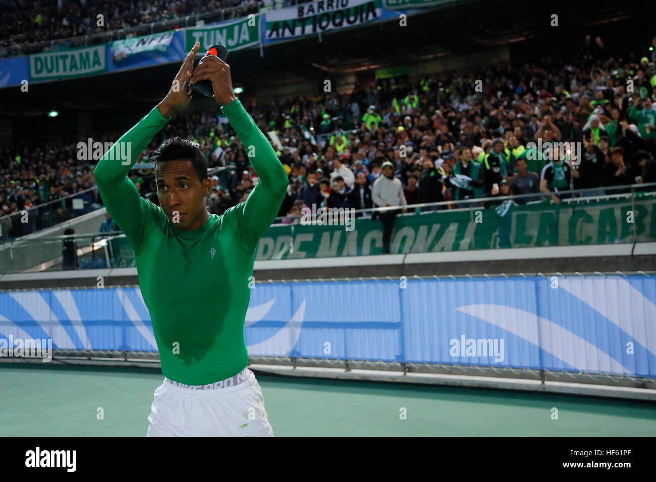 Kanagawa, Giappone. Xviii Dicembre, 2016. Jhon Mosquera (Atletico Nacional) Calcio/Calcetto : Club FIFA World Cup Giappone 2016 3° posto match tra Club America - Atletico Nacional a Yokohama International Stadium di Kanagawa, Giappone . © Giovanni Osada AFLO/sport/Alamy Live News Foto Stock