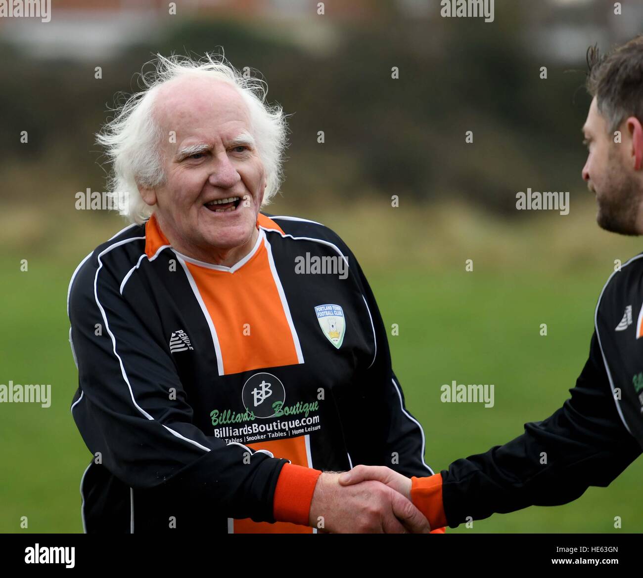 Dickie Borthwick, 81 anno vecchio calciatore, uomo più anziano a giocare a calcio - pensionati sport Foto Stock