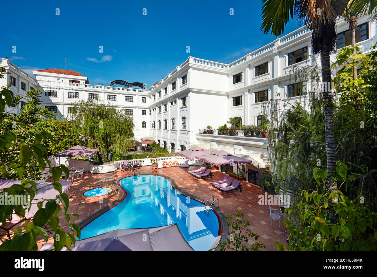 Il cortile al Saigon Morin Hotel. Tinta, Vietnam. Foto Stock
