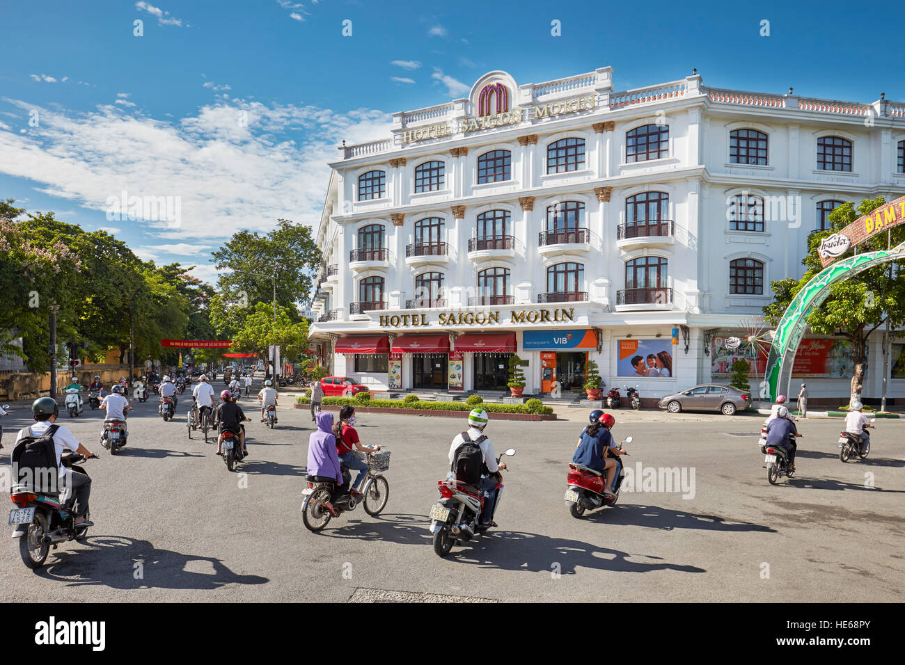 Il traffico della strada a Saigon Morin Hotel. Tinta, Vietnam. Foto Stock