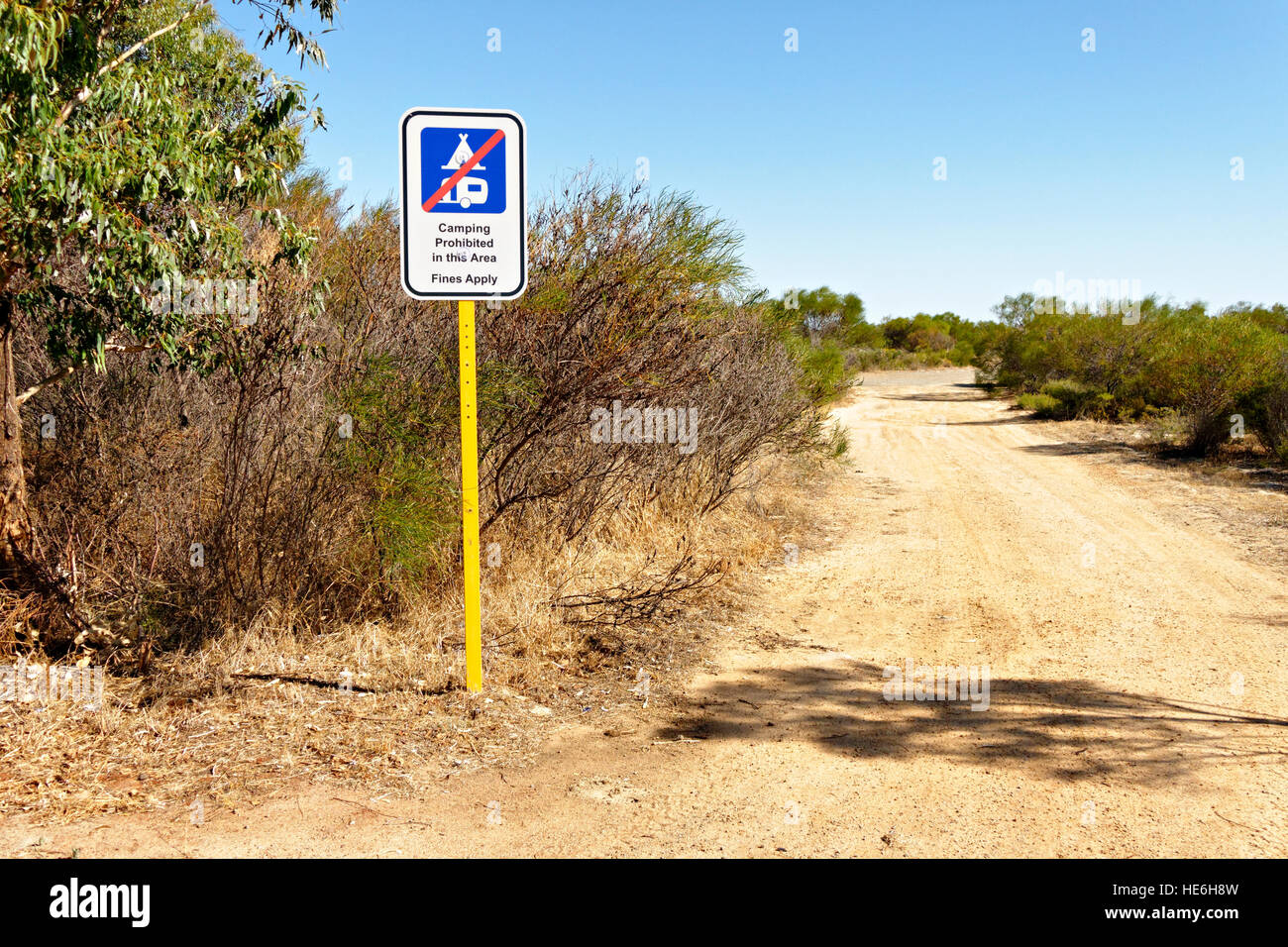 Campeggio vietato firmare, Western Australia. Foto Stock