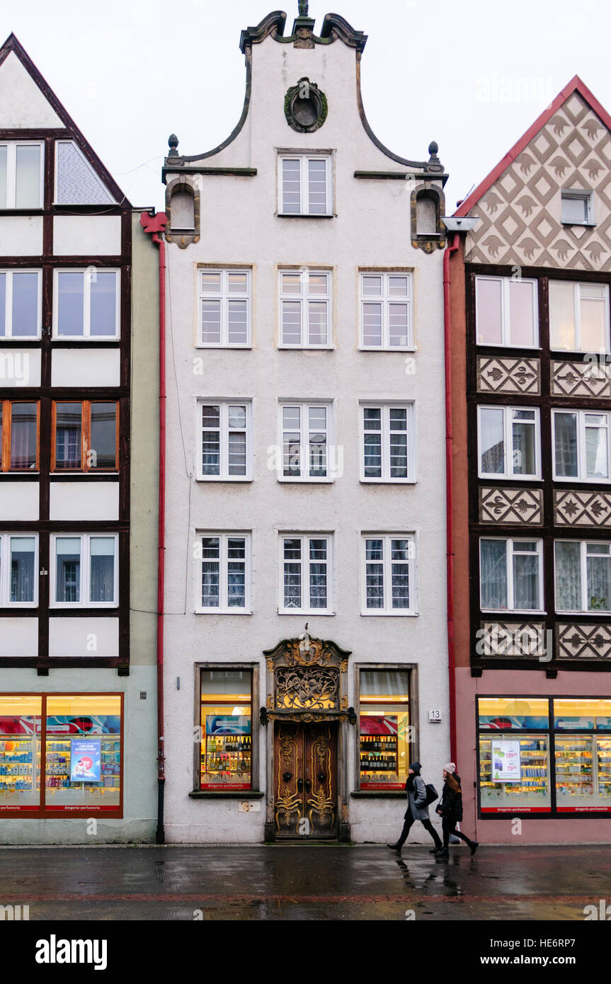 Tipico edificio nella città vecchia, Gdansk con un campanile a vela, simile nello stile a Amsterdam Canal Case. Foto Stock