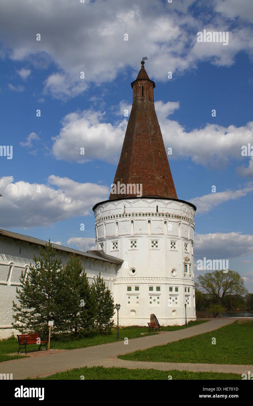 Torre nel monastero Joseph-Volokolamsk. Russia, regione di Mosca, Teryaevo Foto Stock