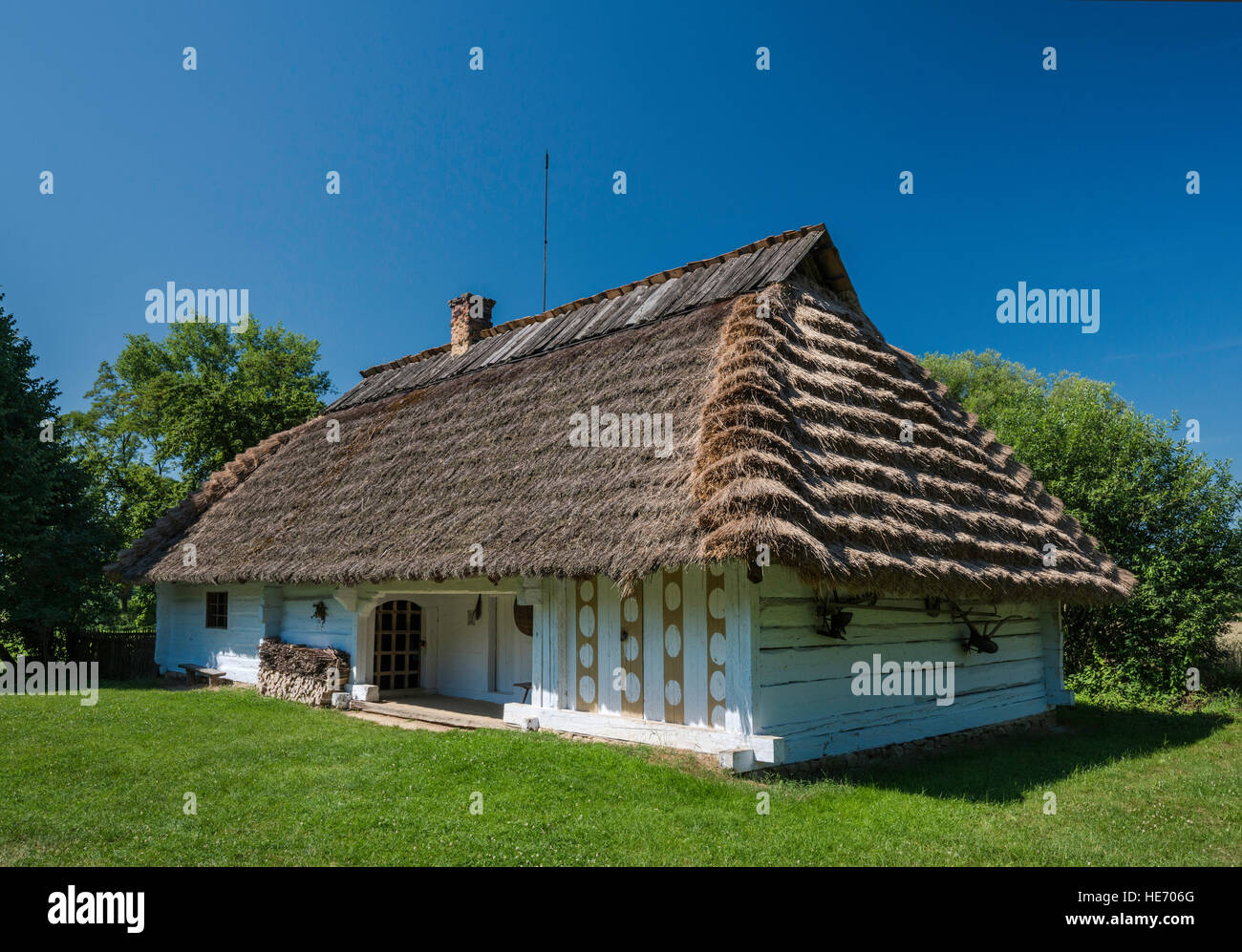 Un edificio a Cascina da Posada Olchowska, 1880, Dolinians gruppo etnico, architettura rurale Museo, Sanok, Polonia Foto Stock