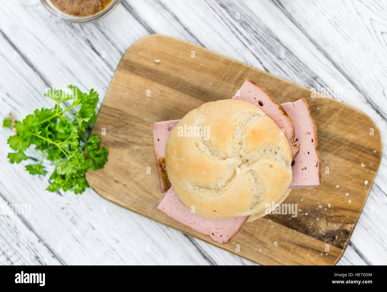 Leberkaese su un sfondo vintage come dettagliato di close-up shot (messa a fuoco selettiva) Foto Stock