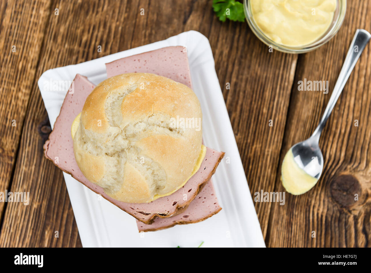 Leberkaese su un sfondo vintage come dettagliato di close-up shot (messa a fuoco selettiva) Foto Stock