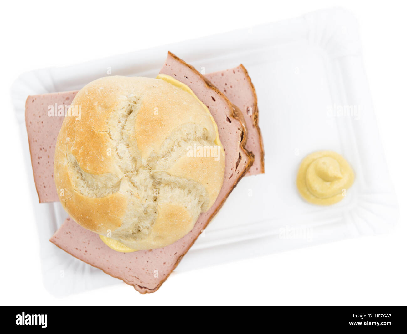 Porzione di fresco Leberkaese fatti isolati su sfondo bianco Foto Stock