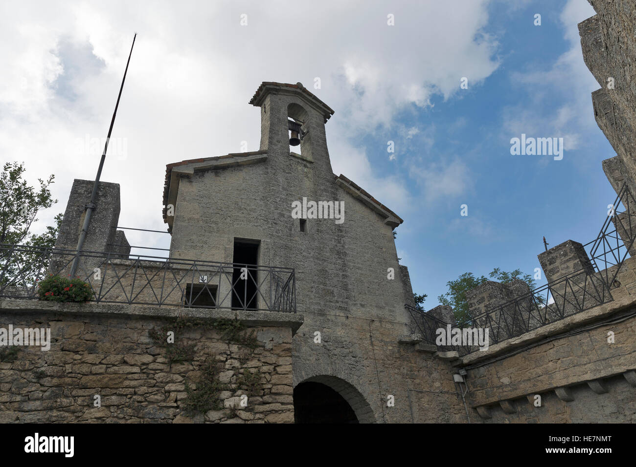 Cappella del Castello della cesta o Cesta tower, uno dei tre fortezza di San Marino. Foto Stock