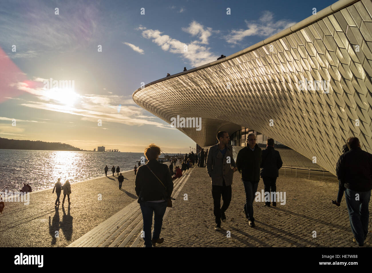 MAAT museo di arte architettura e tecnologia da Amanda Levete, 2016 Avenida Brasilia, Lisbona Portogallo Foto Stock