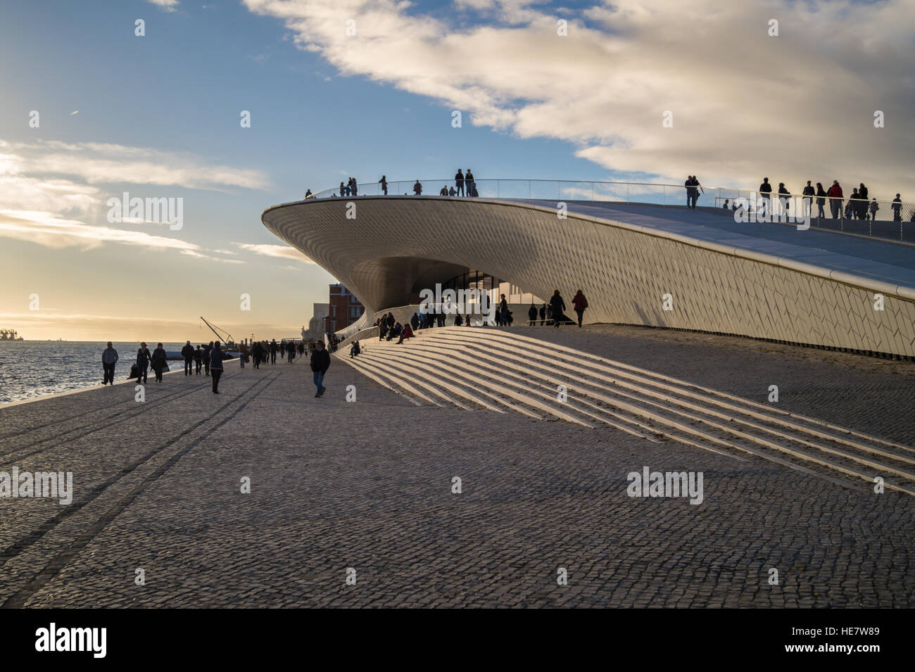 MAAT museo di arte architettura e tecnologia da Amanda Levete, 2016 Avenida Brasilia, Lisbona Portogallo Foto Stock