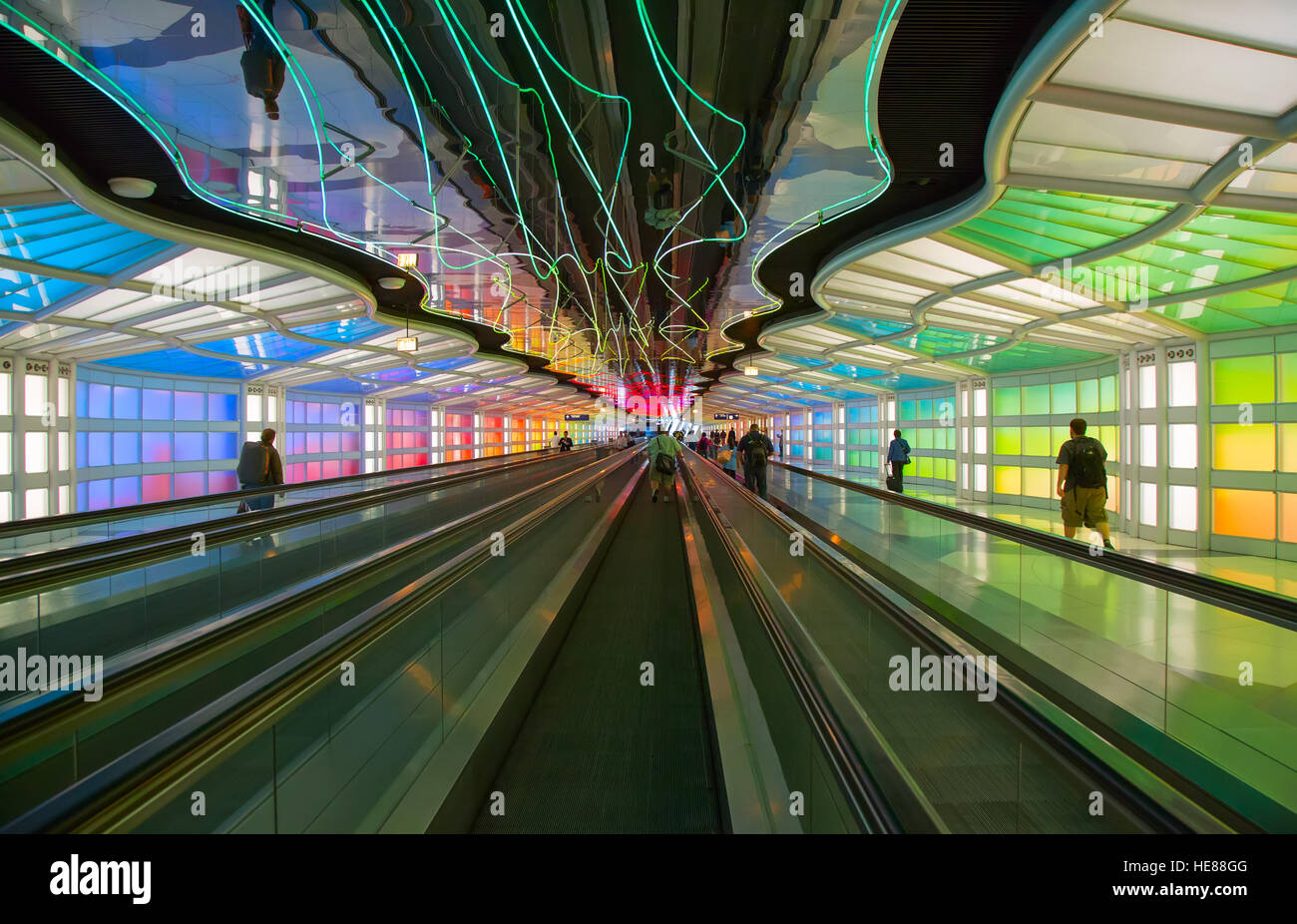 Chicago, IL, Stati Uniti d'America - 24 Settembre 2016: passaggio sotterraneo i morsetti di collegamento del Chicago O'Hare Airport Foto Stock