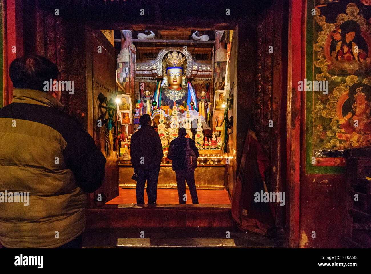 Gyantse: Pelkor Chöde - Monastero; cappella principale dell'assembly hall con il Buddha Sakyamuni, Tibet, Cina Foto Stock