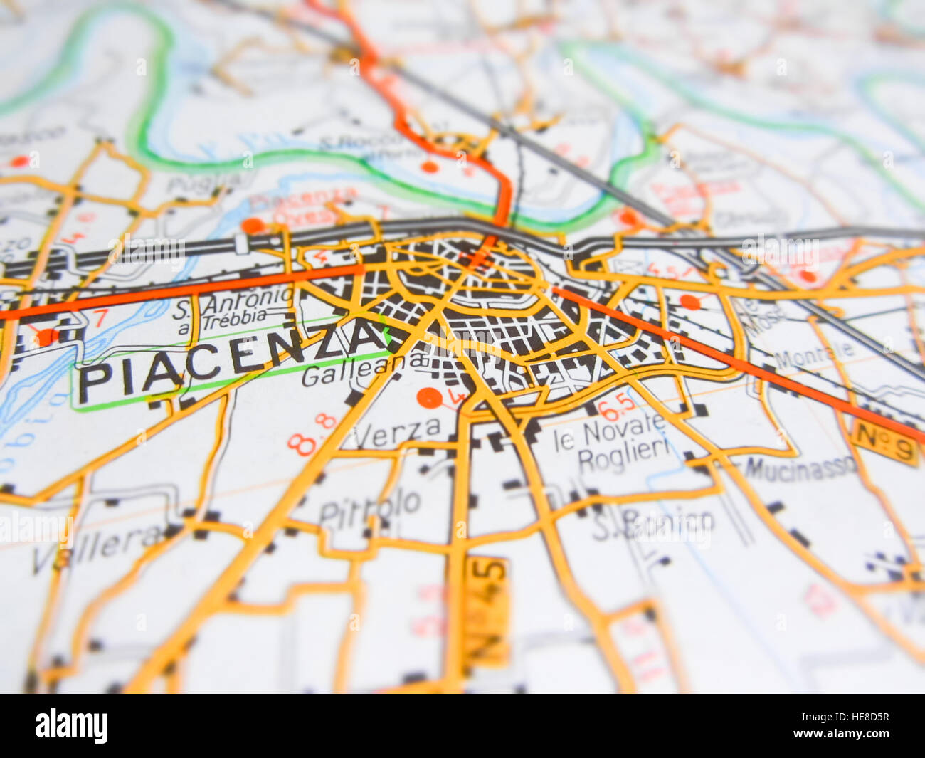 Piacenza città su una mappa stradale (Italia Foto stock - Alamy