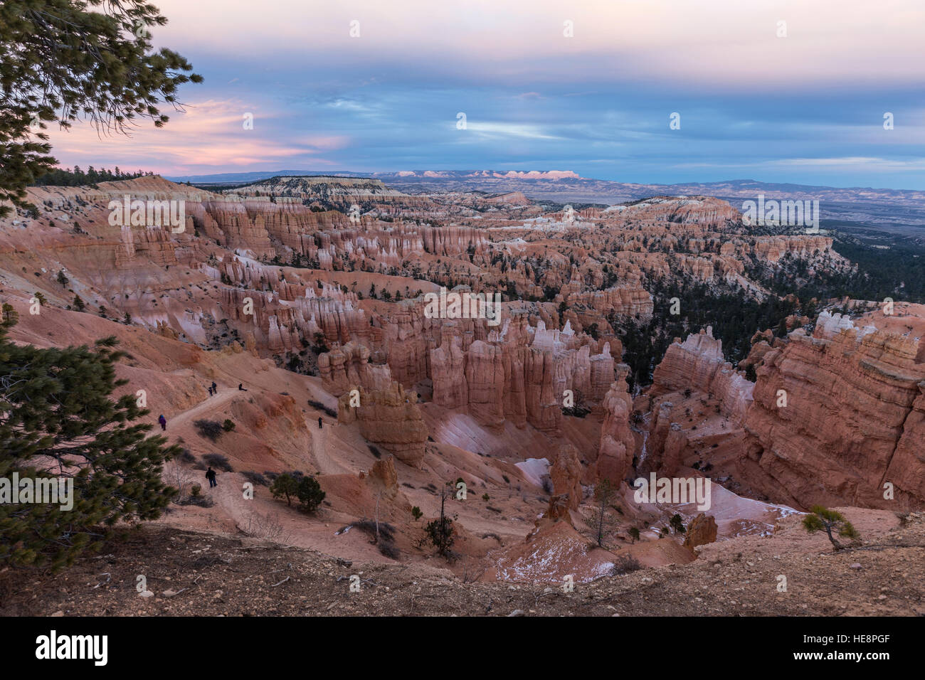 Dopo il tramonto vista da Rim Trail a Bryce Canyon National Park nel sud dello Utah. Foto Stock