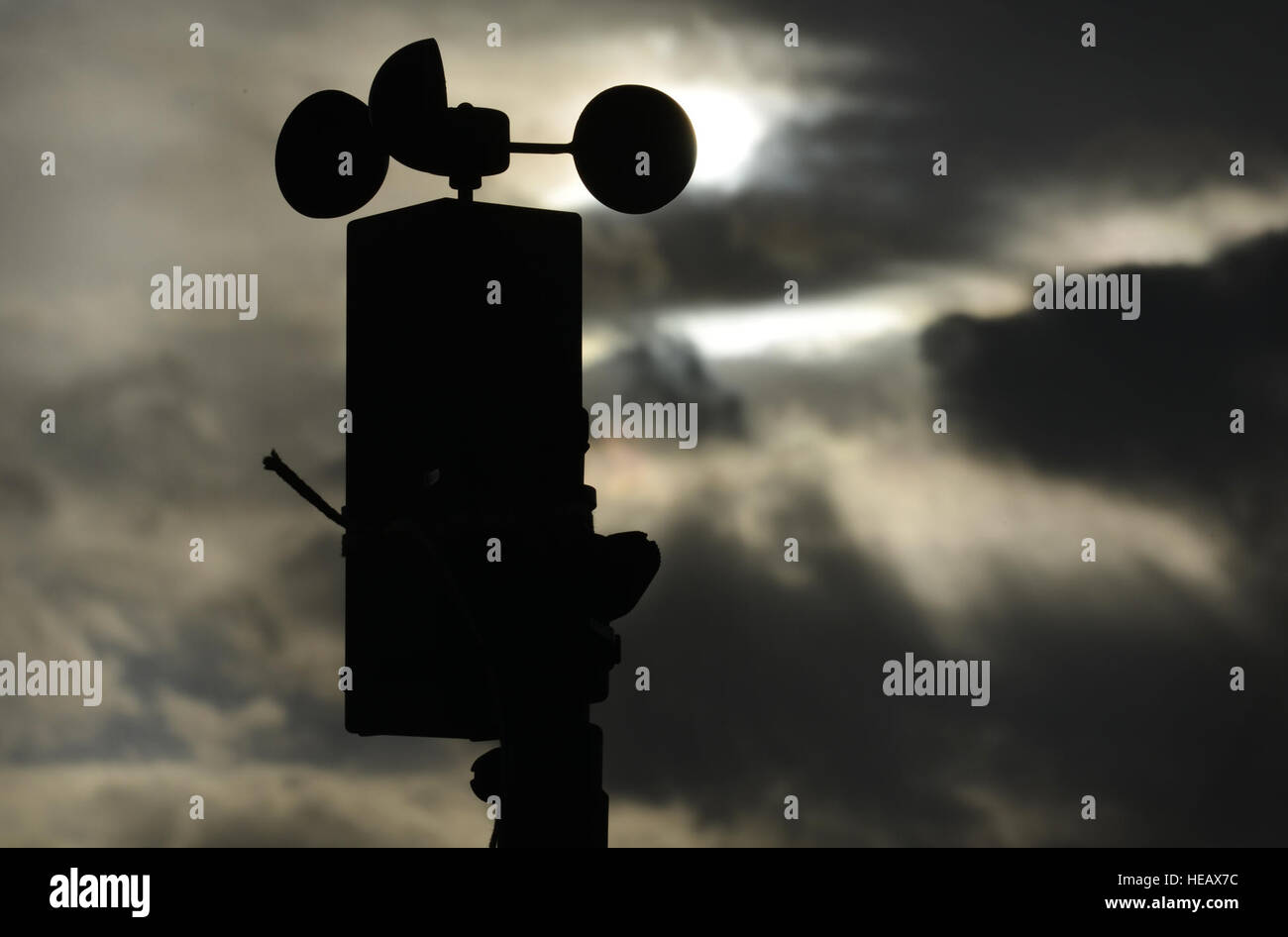 Un windmeter è uno degli strumenti di uomo un esercito pathfinder utilizza  per valutare le condizioni meteorologiche in prossimità di una zona di  caduta. Utilizzando algoritmi matematici, un pathfinder determina il momento