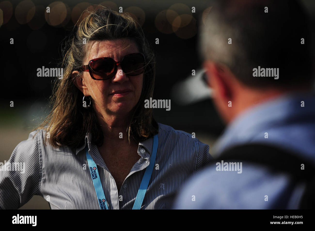 Lisa Mackenzie, 420th Air Base Squadron disponibilità logistica chief, va oltre i dettagli finali in preparazione per il Presidente Barack Obama l'arrivo a RAF Fairford, Regno Unito, Sett. 3, 2014. A causa del suo status di "base caldo", il team di Fairford coordinato la visita con l aiuto di numerosi altri militari statunitensi agenzie. Il personale Sgt. Jarad A. Denton Foto Stock