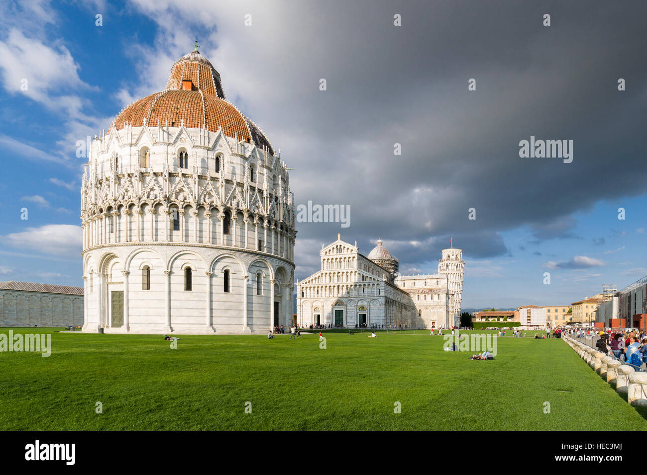 Cattedrale e la Torre di Pisa, Torre pendente di Pisa sono le principali attrazioni turistiche in città Foto Stock