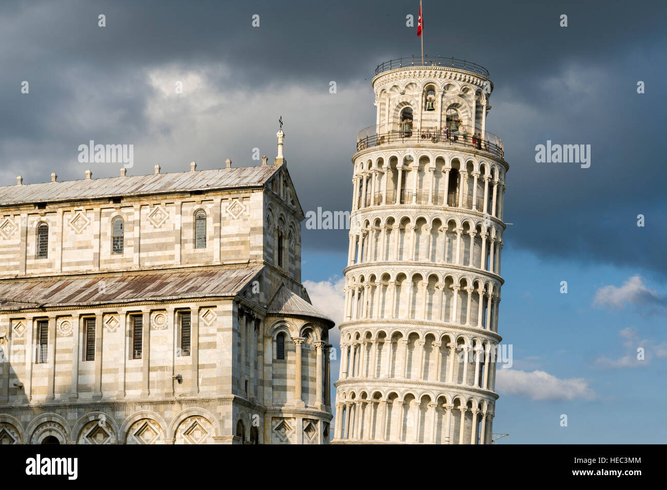 Cattedrale e la torre di Pisa, Torre pendente di Pisa sono le principali attrazioni turistiche in città Foto Stock