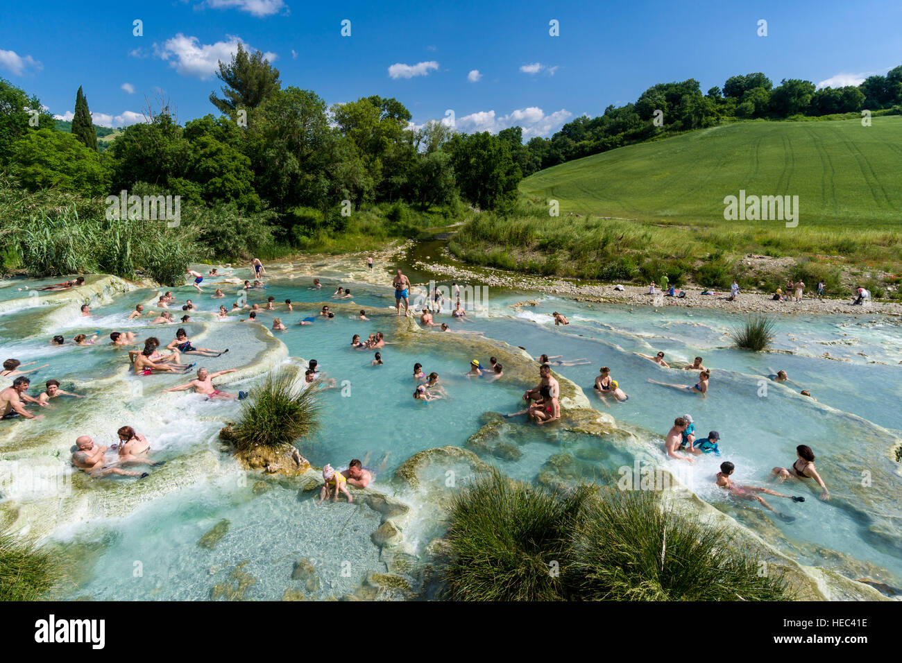 Le persone sono la balneazione nelle acque termali delle terme di saturnia Foto Stock