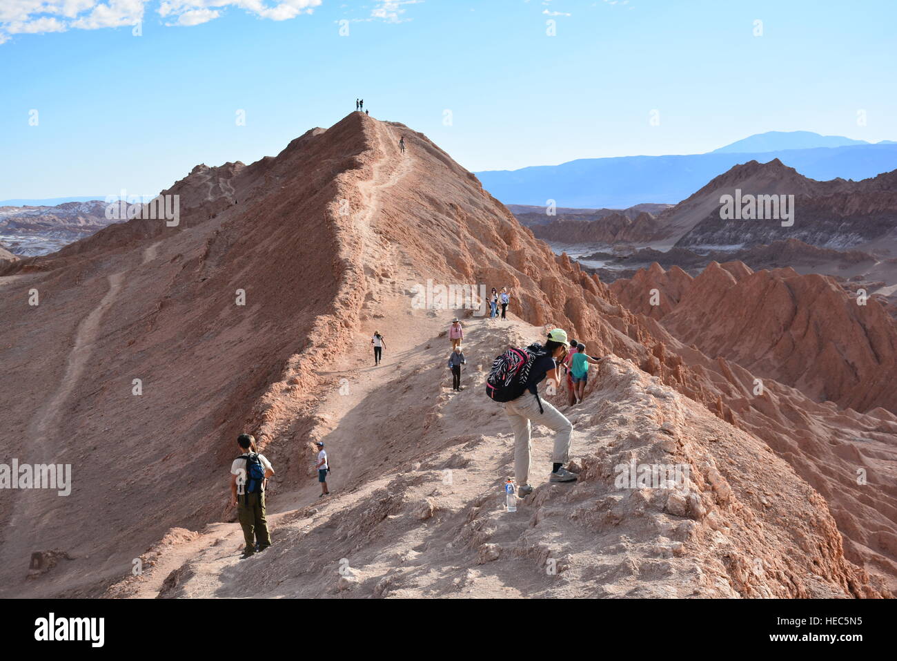 Paesaggio di montagne e Valle nel deserto di Atacama Cile Foto Stock