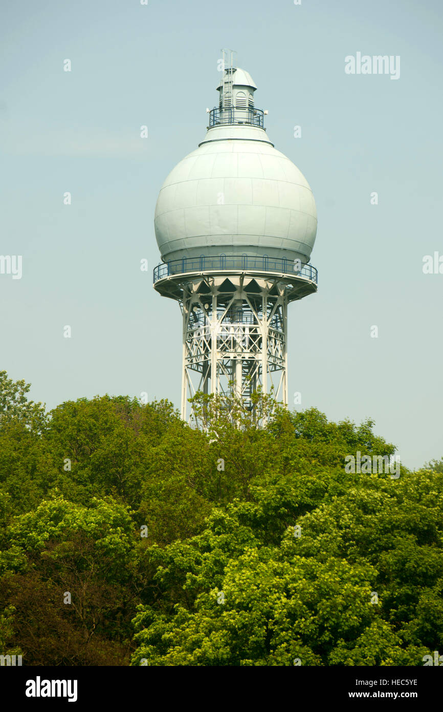 Deutschland, NRW, Kreis Heinsberg, Übach-Palenberg, Stadtteil Übach, Wasserturm der Grube Carolus Magnus, ein 500 qm fassender Kugelbehälter, der auf Foto Stock