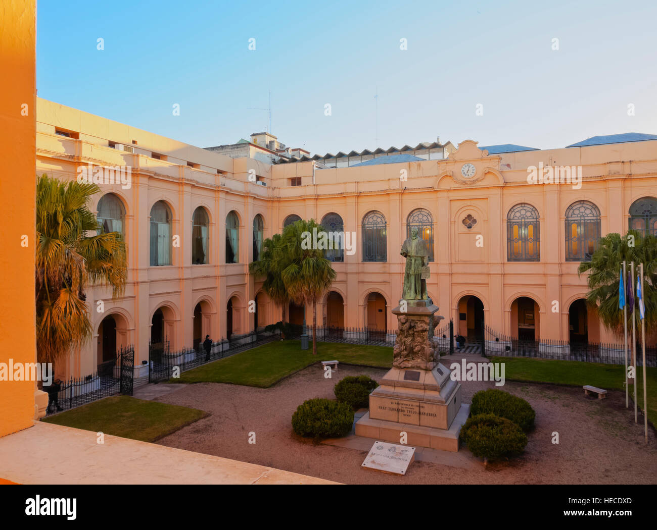 Argentina, Cordoba, Manzana Jesuitica(blocco gesuita), la vista del patio dell'Università Nazionale di Cordoba, ex Colegio Foto Stock