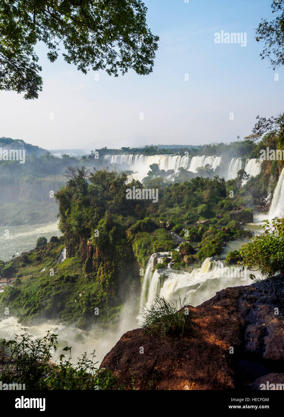 Argentina, Misiones, Puerto Iguazu, vista delle Cascate di Iguassù. Foto Stock