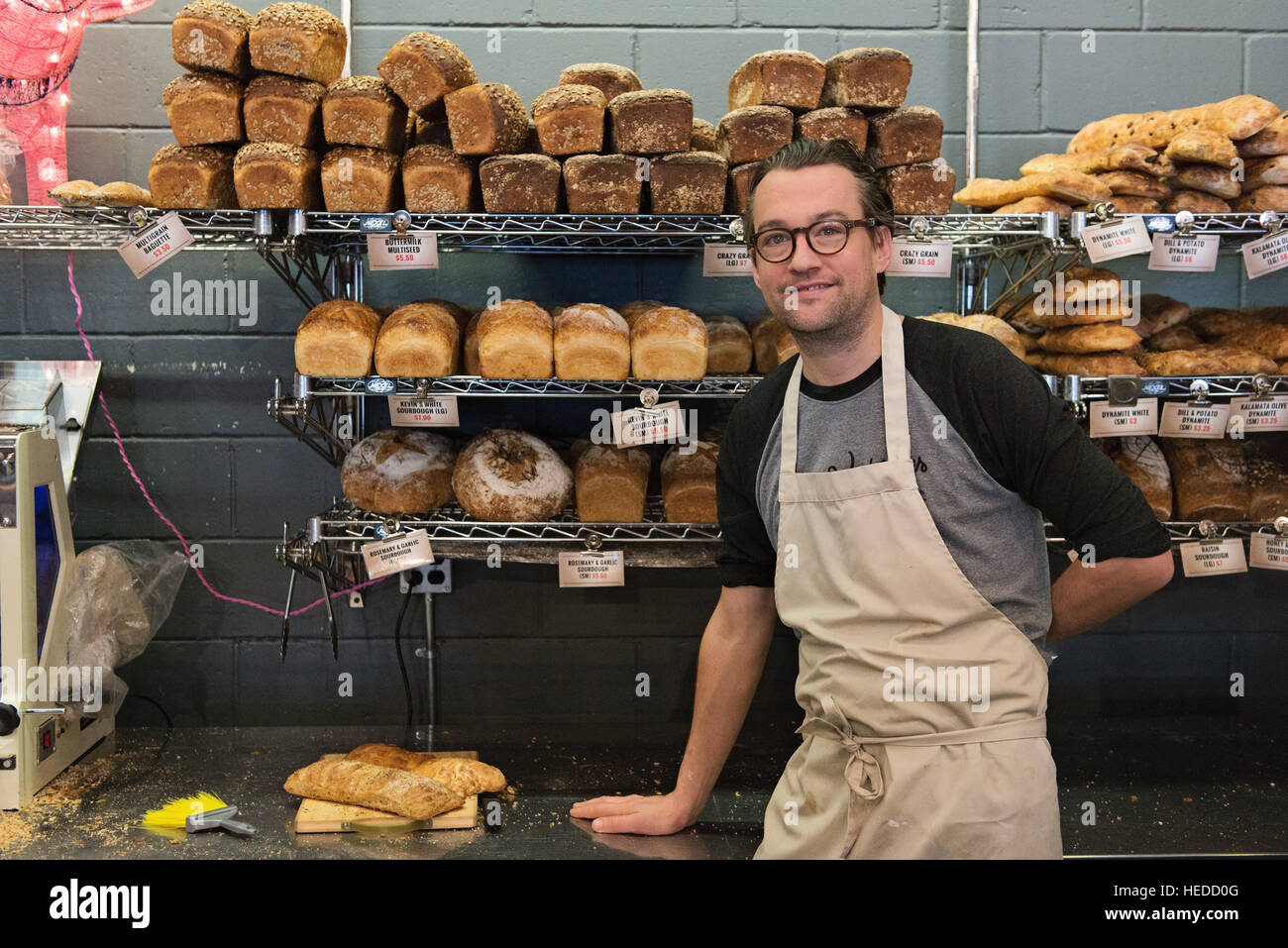 Francese chef qualificati Kevin Mathieson a Art-Is-In Panetteria - 250 City Center Ave. #112 a Ottawa Foto Stock