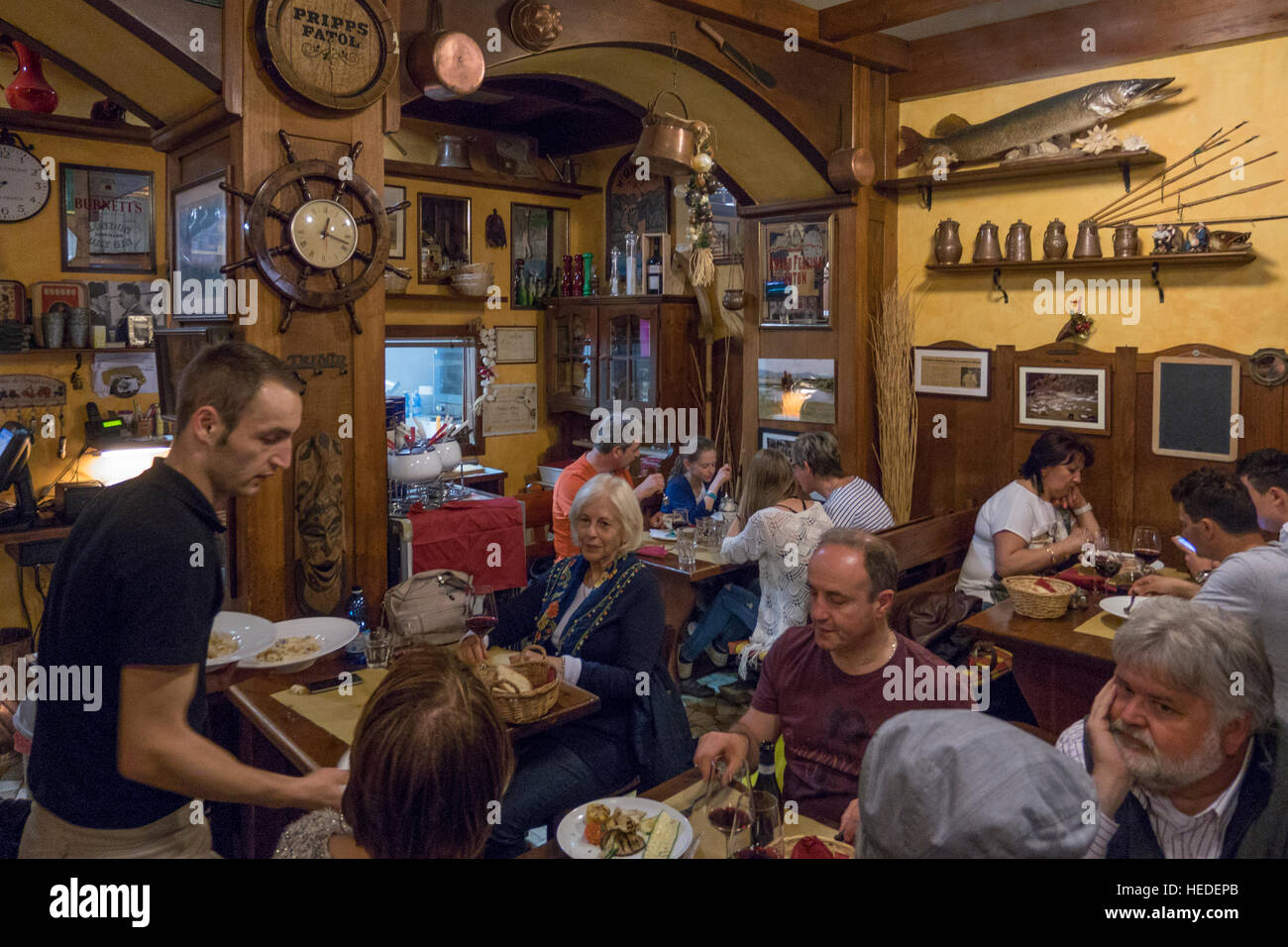 Piccolo ristorante a Stresa Lago Maggiore Italia Foto Stock
