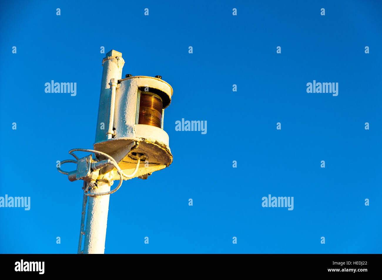 Canale di Piombino incrocio con ferry boat in estate Foto Stock