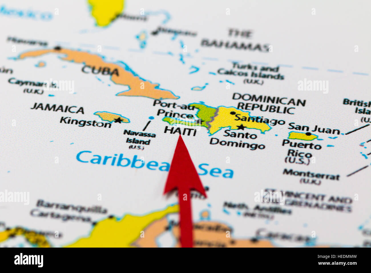Freccia rossa che indica haiti sulla mappa del nord america per continente e per regione dei Caraibi Foto Stock