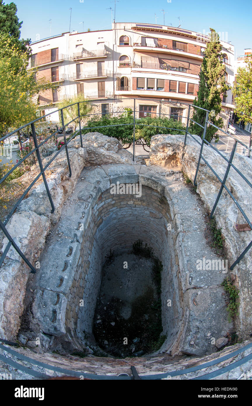 Cisterna romana all'interno di un area monumentale di Tarragona Catalogna Foto Stock