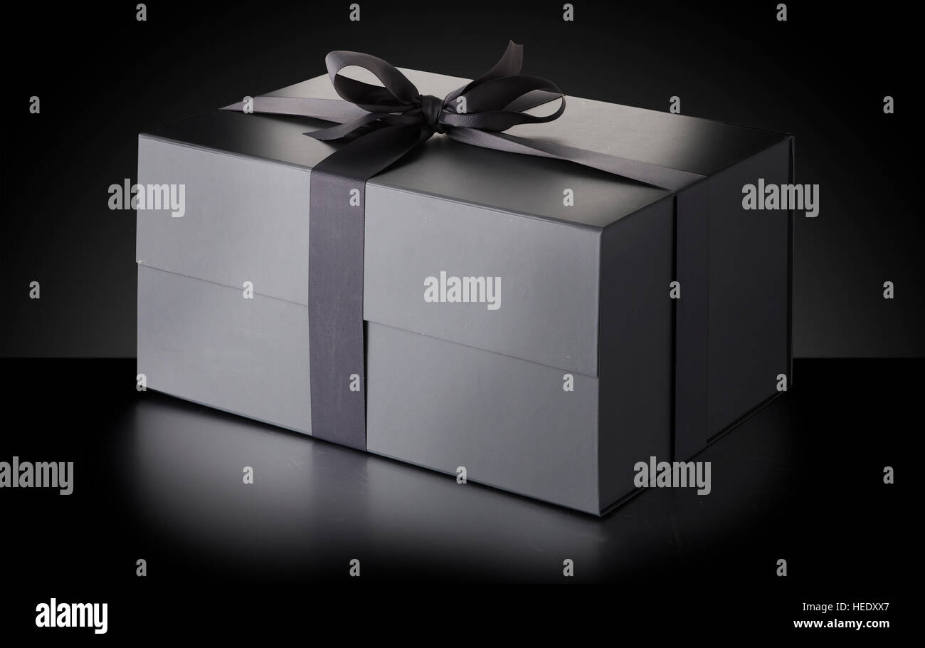Regalo scatola regalo regalo regalo a sorpresa hamper bow nastro compleanno Natale Foto Stock