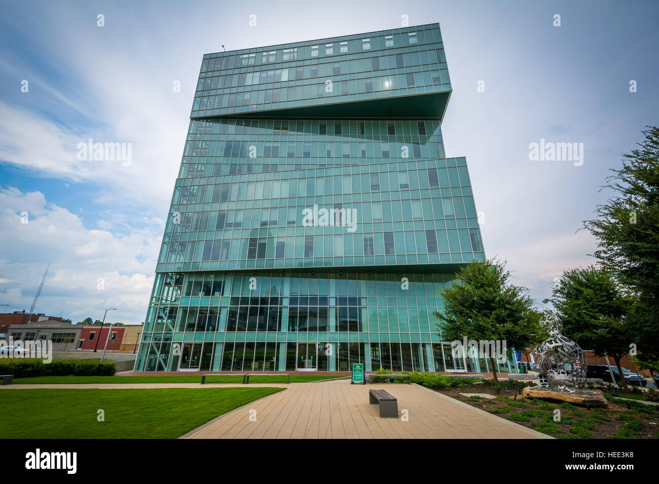 Il percorso UNC Charlotte Center City Building, in quartieri residenziali di Charlotte, North Carolina. Foto Stock