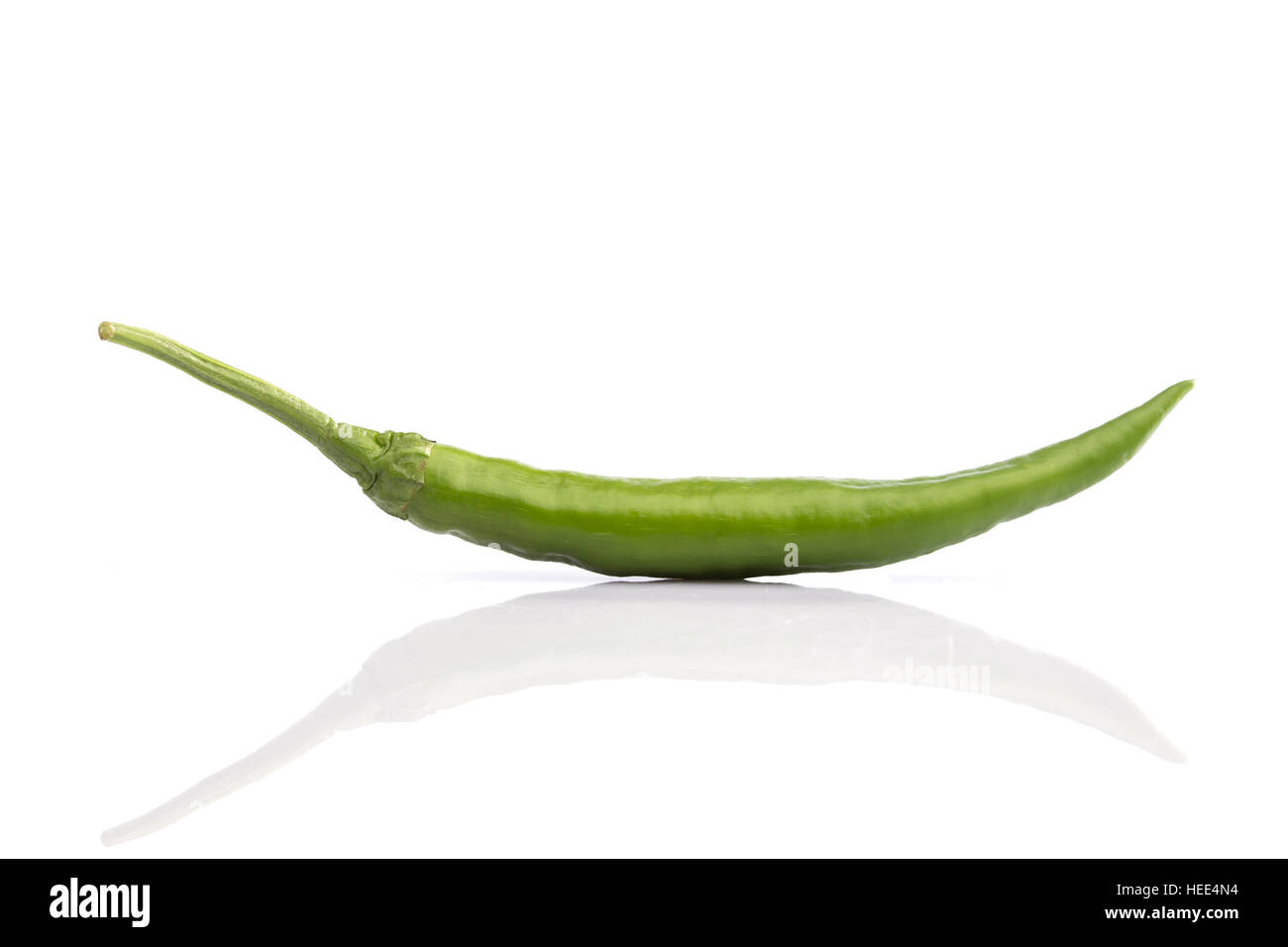 Close up fresco peperoncino tailandese isolati su sfondo bianco Foto Stock