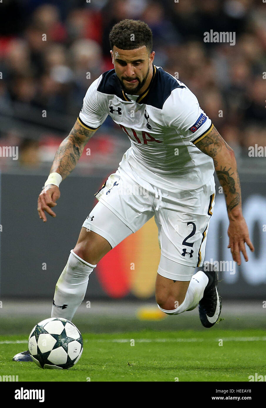 Tottenham Hotspur di Kyle Walker durante la UEFA Champions League, gruppo e corrispondono allo Stadio di Wembley, Londra. Foto Stock