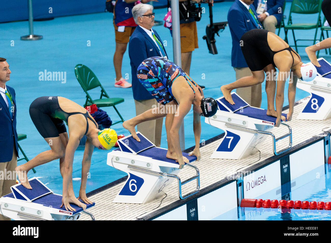 Rio de Janeiro, Brasile. Il 7 agosto 2016. Dana Vollmer (USA) all'inizio delle Donne 100m Butterfly finale al 2016 Olimpiadi estive. ©Paul J. Foto Stock
