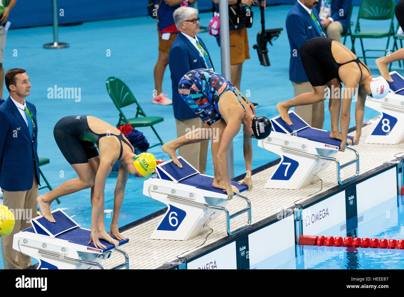 Rio de Janeiro, Brasile. Il 7 agosto 2016. Dana Vollmer (USA) all'inizio delle Donne 100m Butterfly finale al 2016 Olimpiadi estive. ©Paul J. Foto Stock
