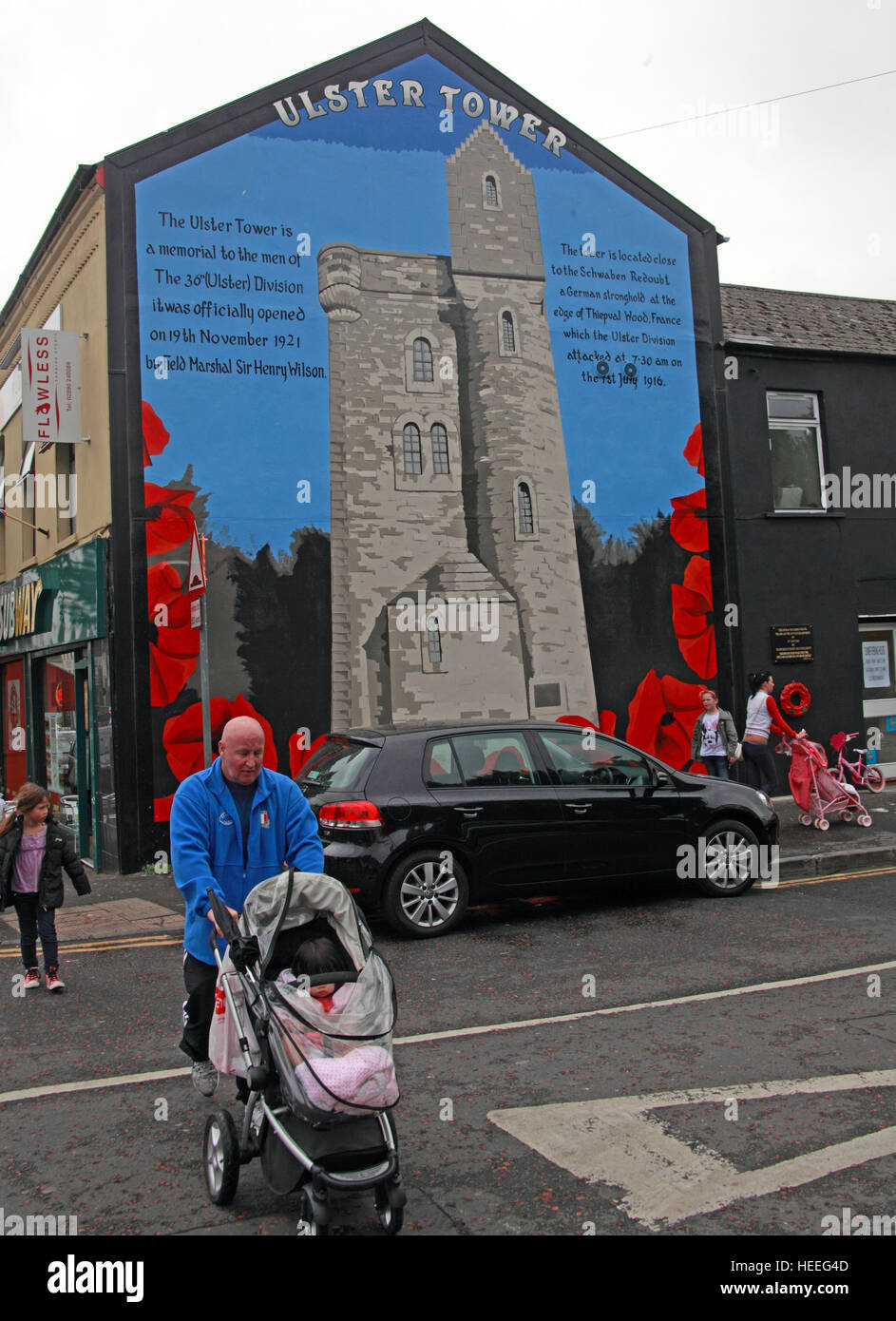 Belfast unionisti lealisti, murale di Ulster Tower gable end da Battaglia delle Somme Foto Stock
